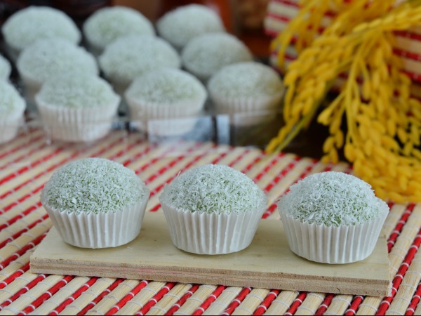 Bánh cốm Hà Nội - vị phủ dừa của Bảo Minh